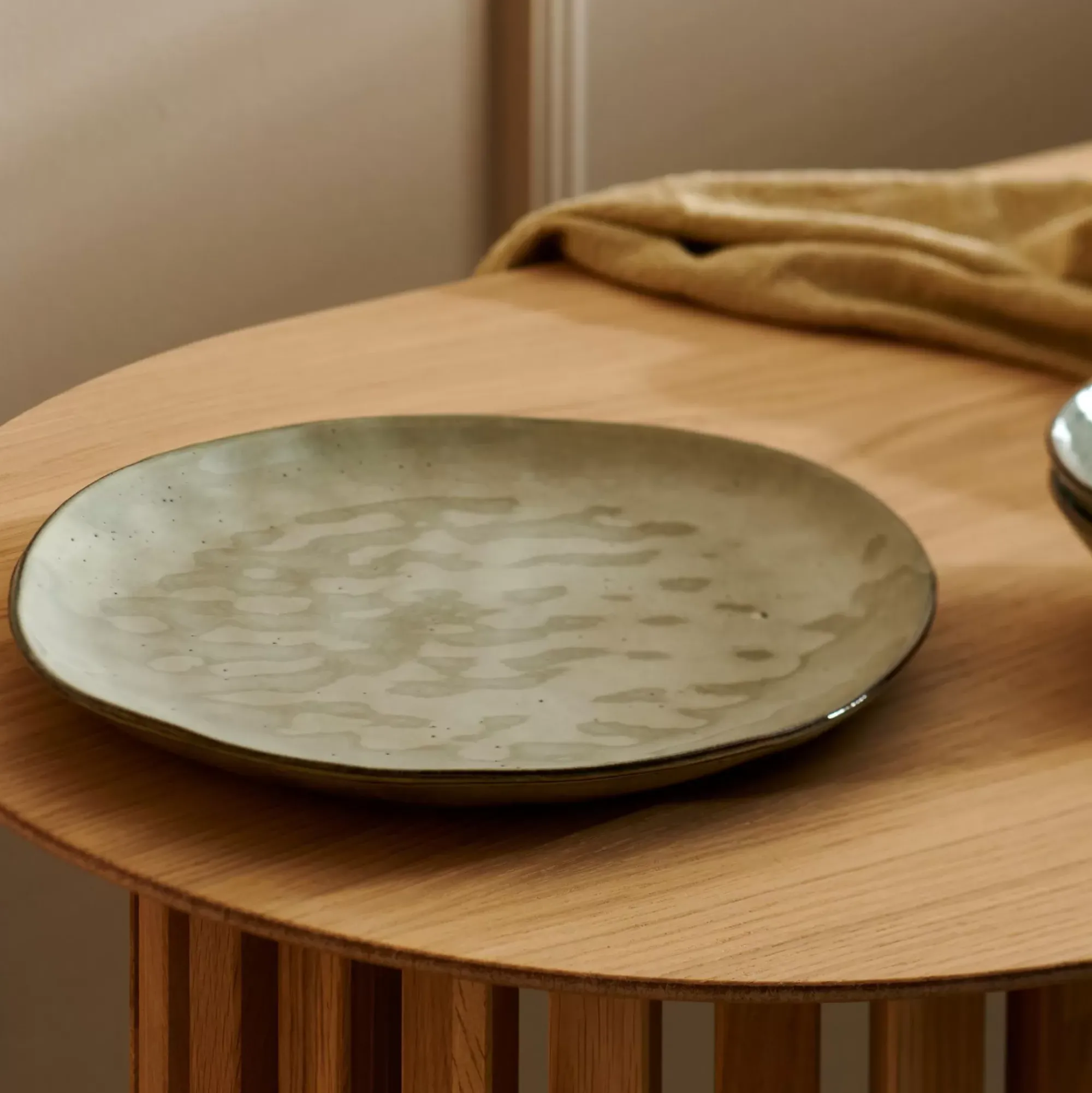 CASA Earth Lagoon Plato Llano Verde Claro Hot