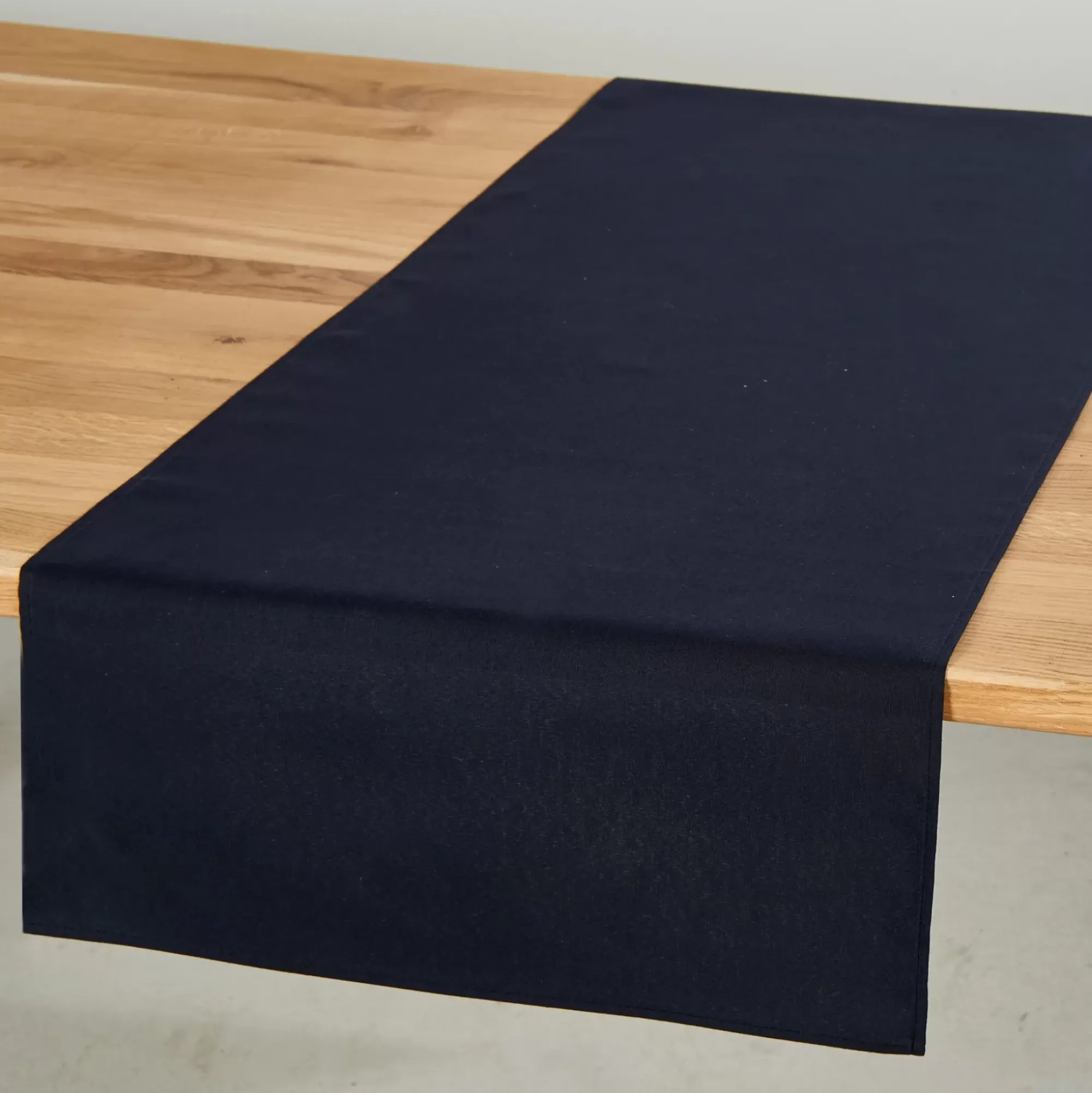 CASA Uniline Camino De Mesa Negro Best