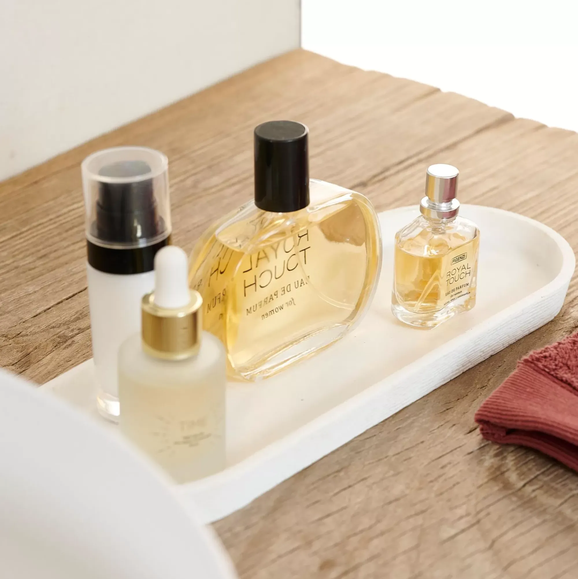 CASA White Elegance Fuente Blanco Hot